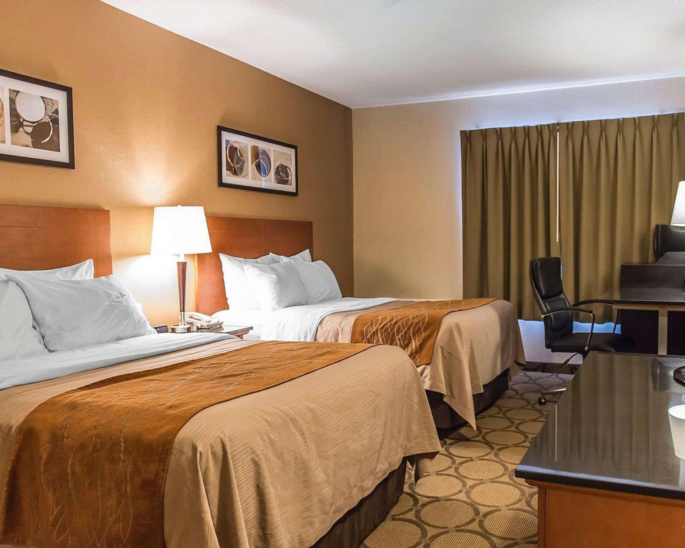 Comfort Inn Kingston Highway 401 Exterior foto
