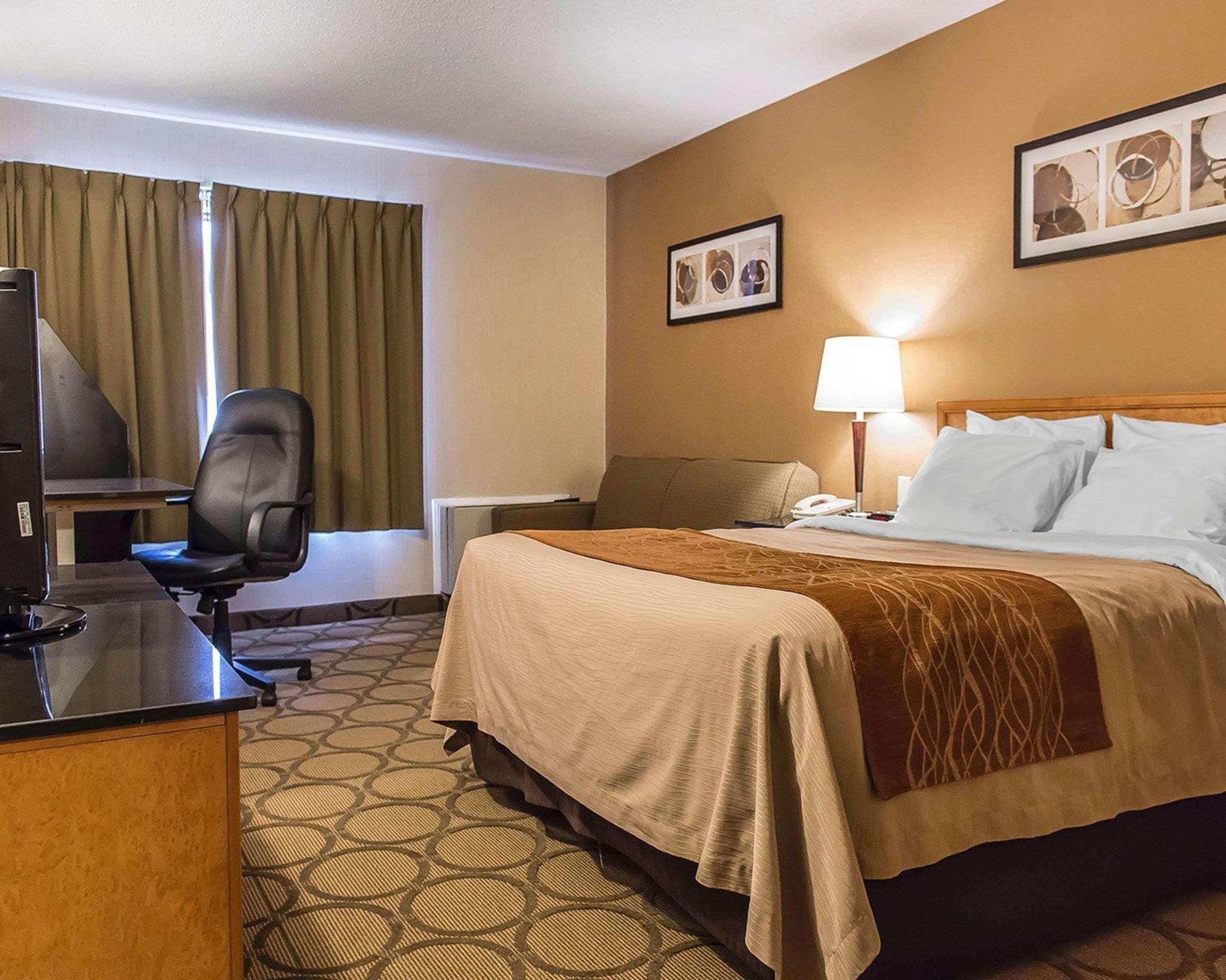 Comfort Inn Kingston Highway 401 Exterior foto