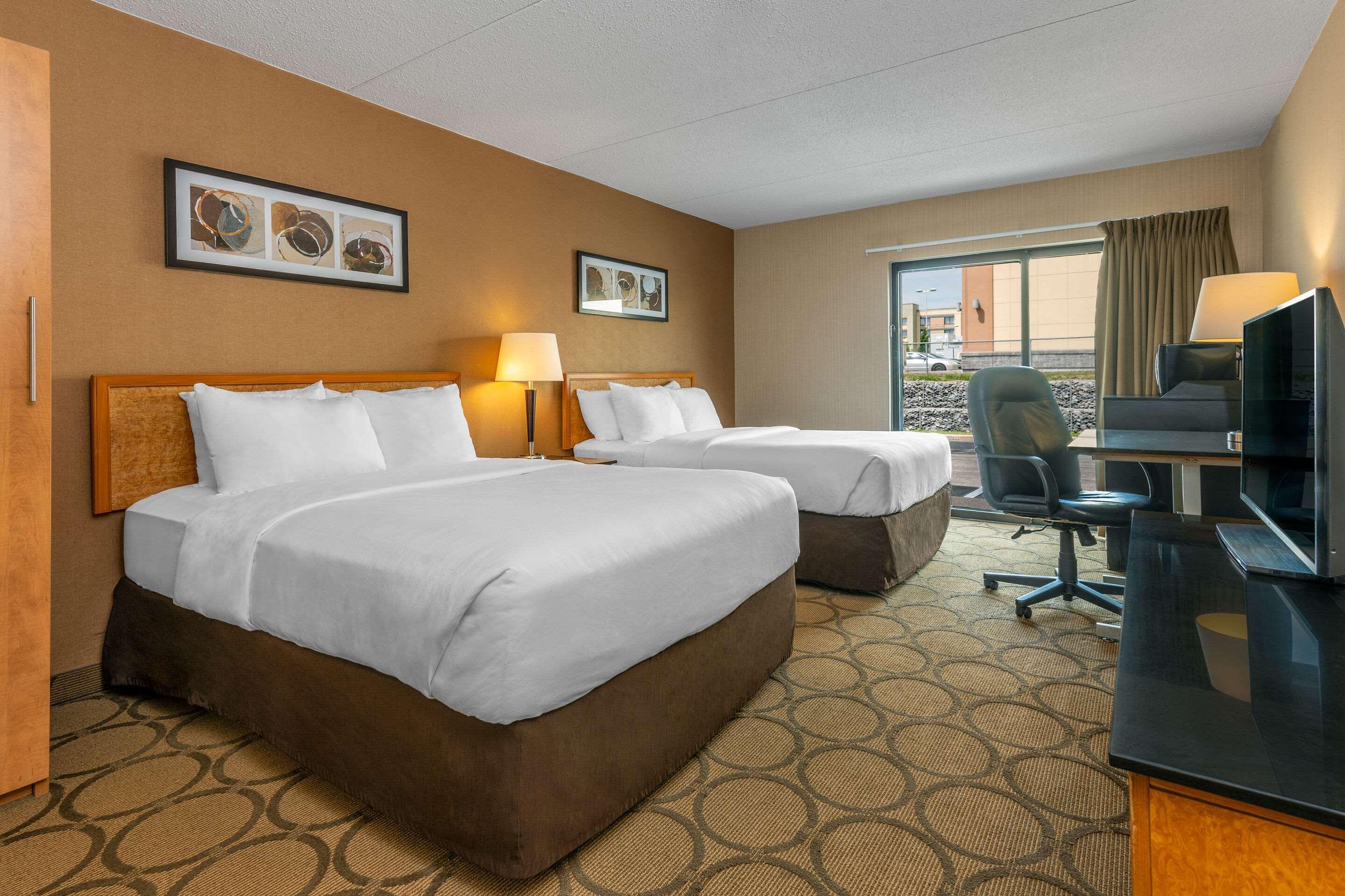 Comfort Inn Kingston Highway 401 Exterior foto