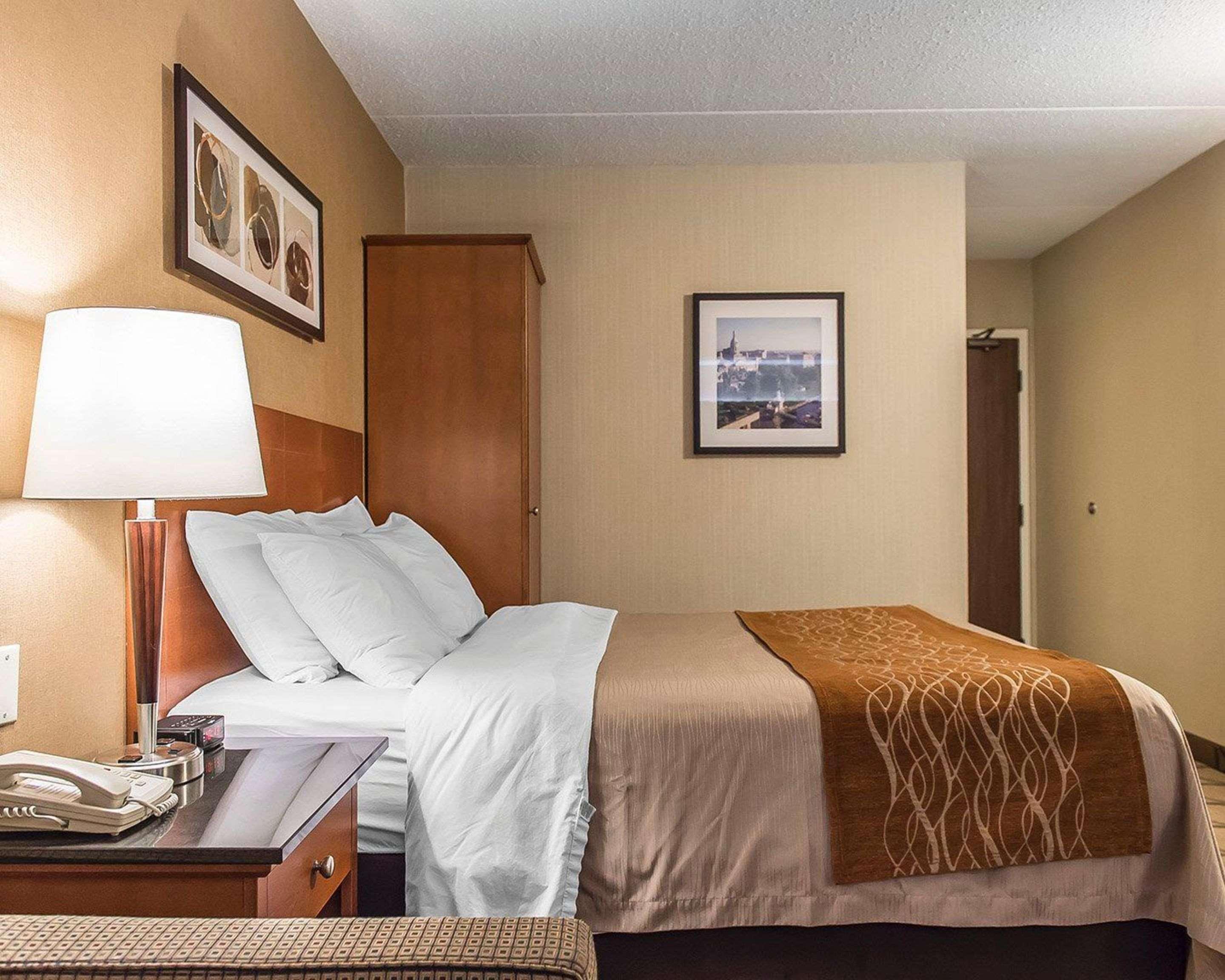 Comfort Inn Kingston Highway 401 Exterior foto