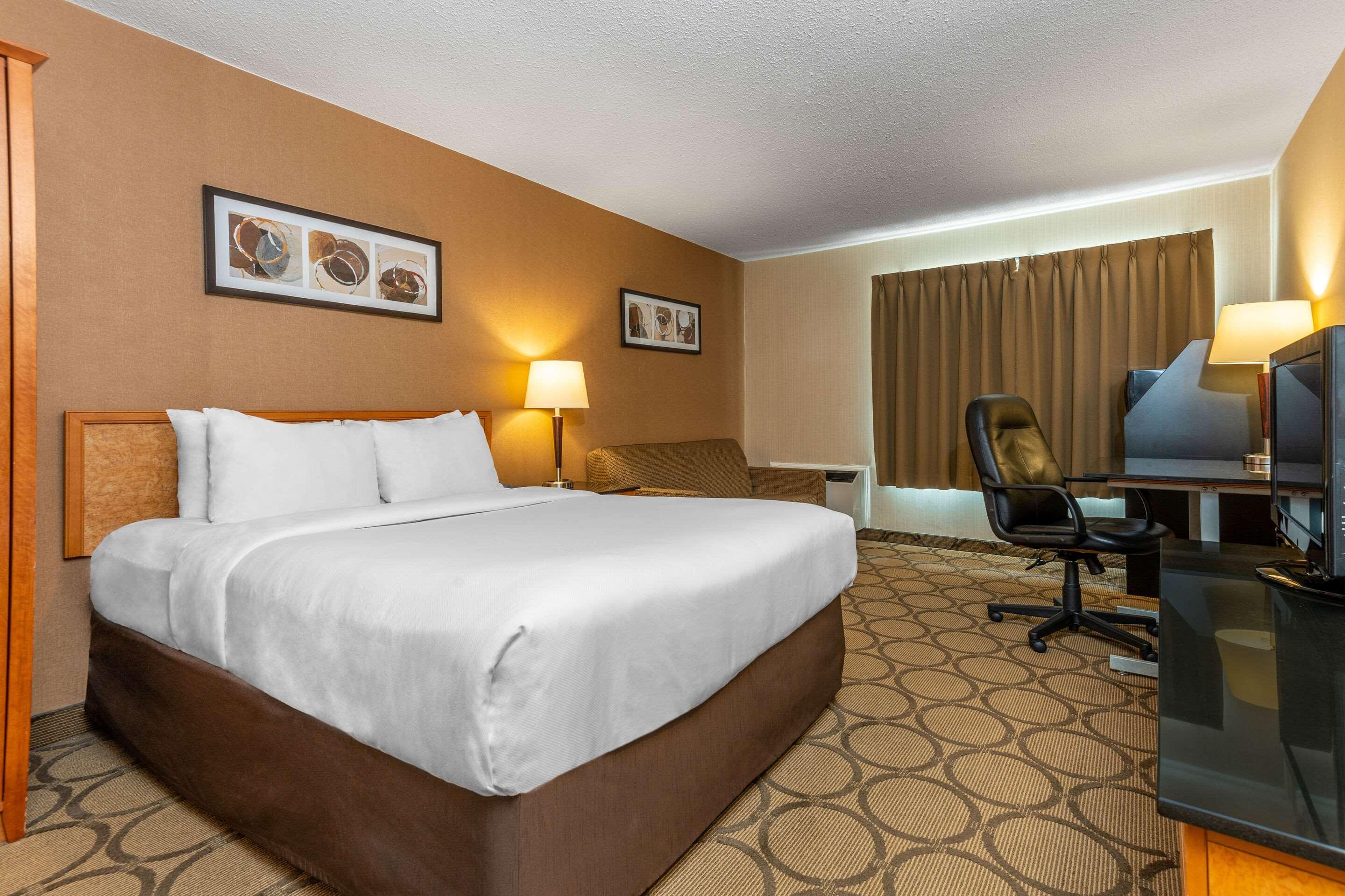 Comfort Inn Kingston Highway 401 Exterior foto