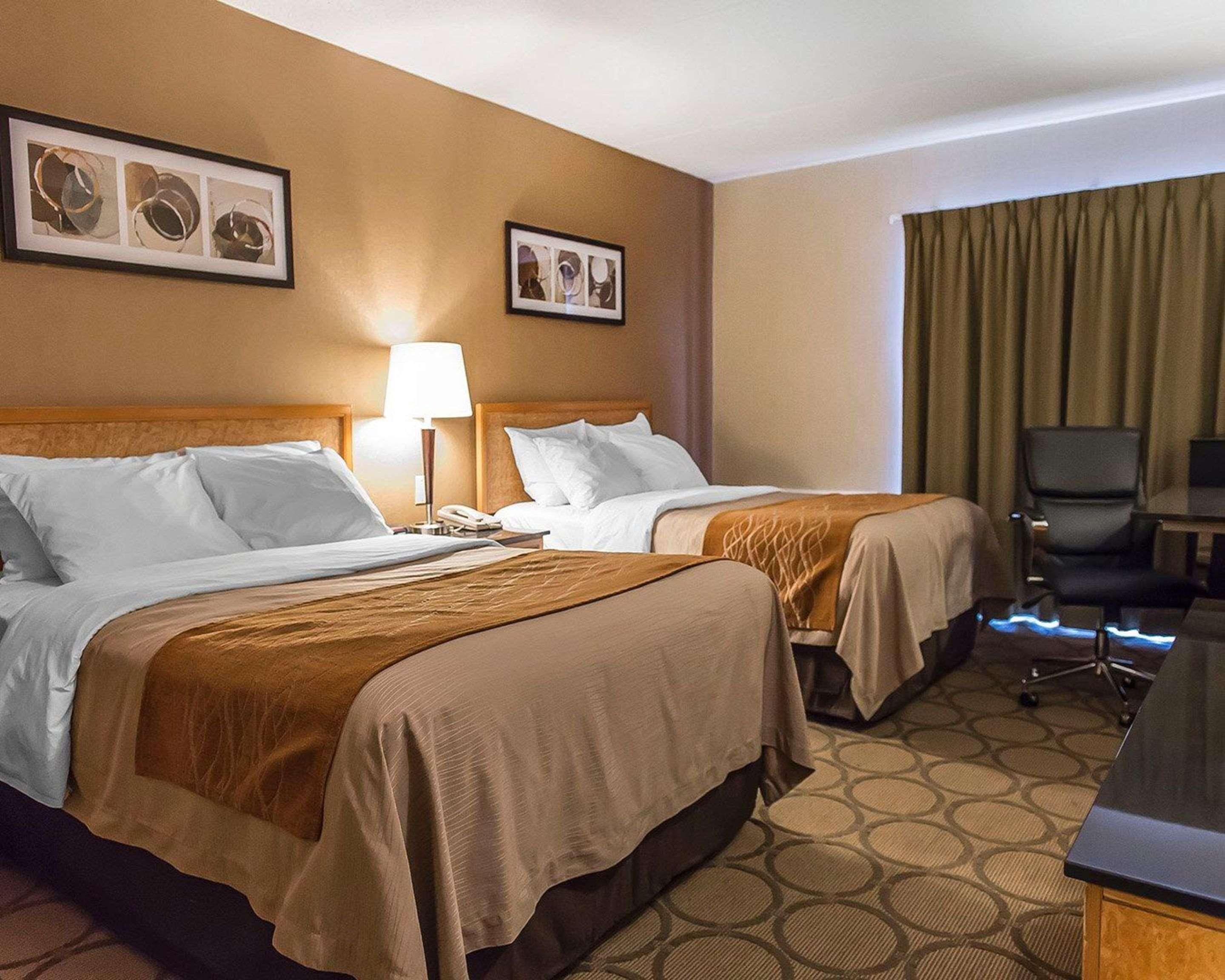 Comfort Inn Kingston Highway 401 Exterior foto