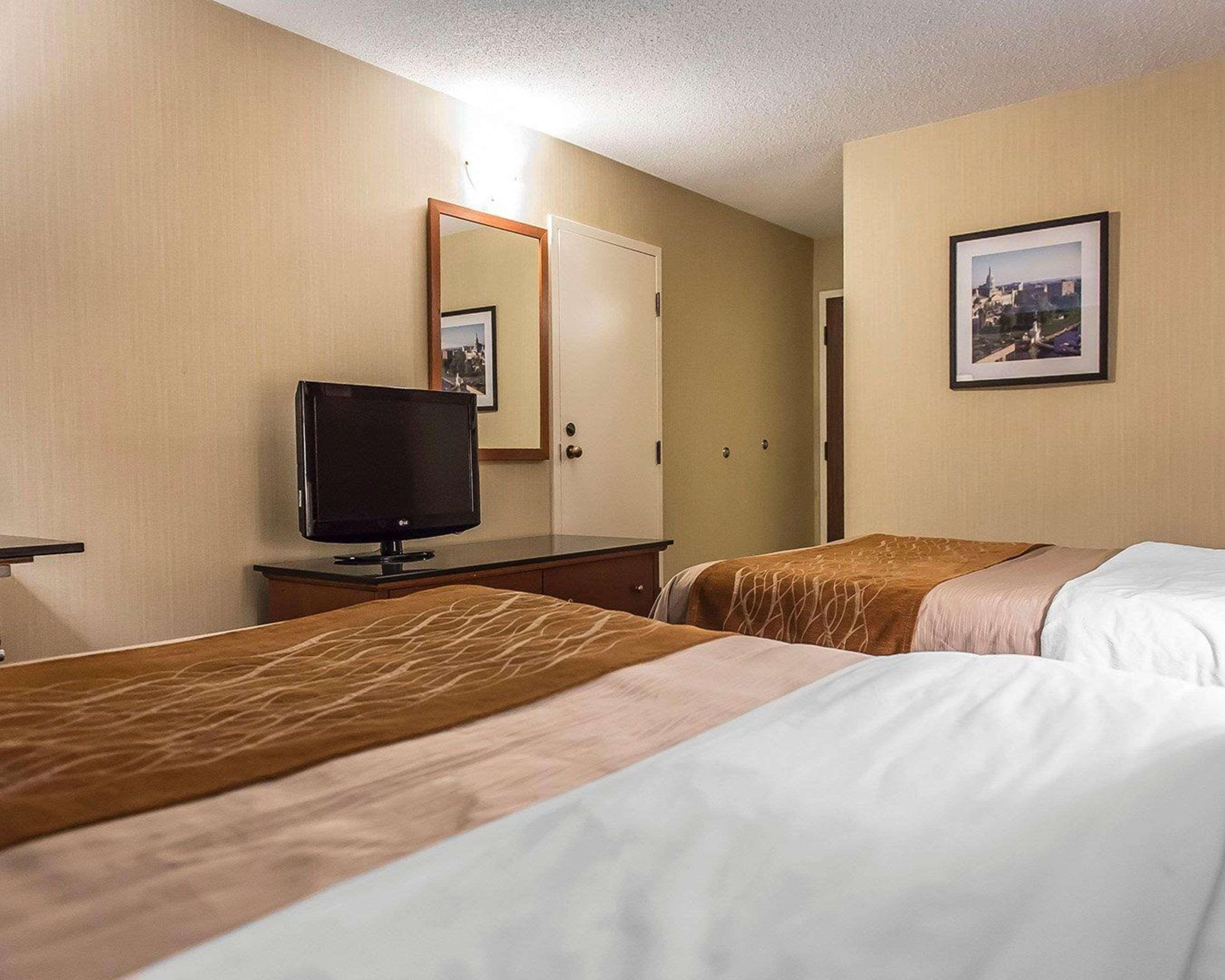 Comfort Inn Kingston Highway 401 Exterior foto