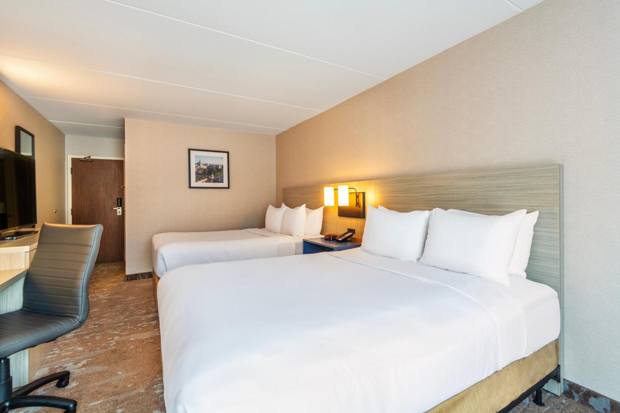 Comfort Inn Kingston Highway 401 Exterior foto
